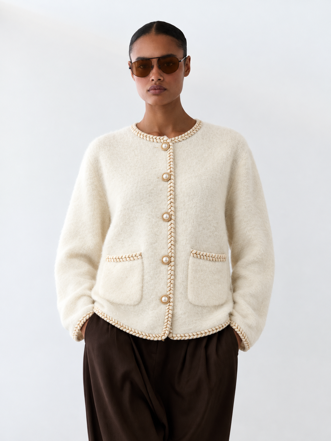 K5107 off-white cardigan model view, 64 cm length